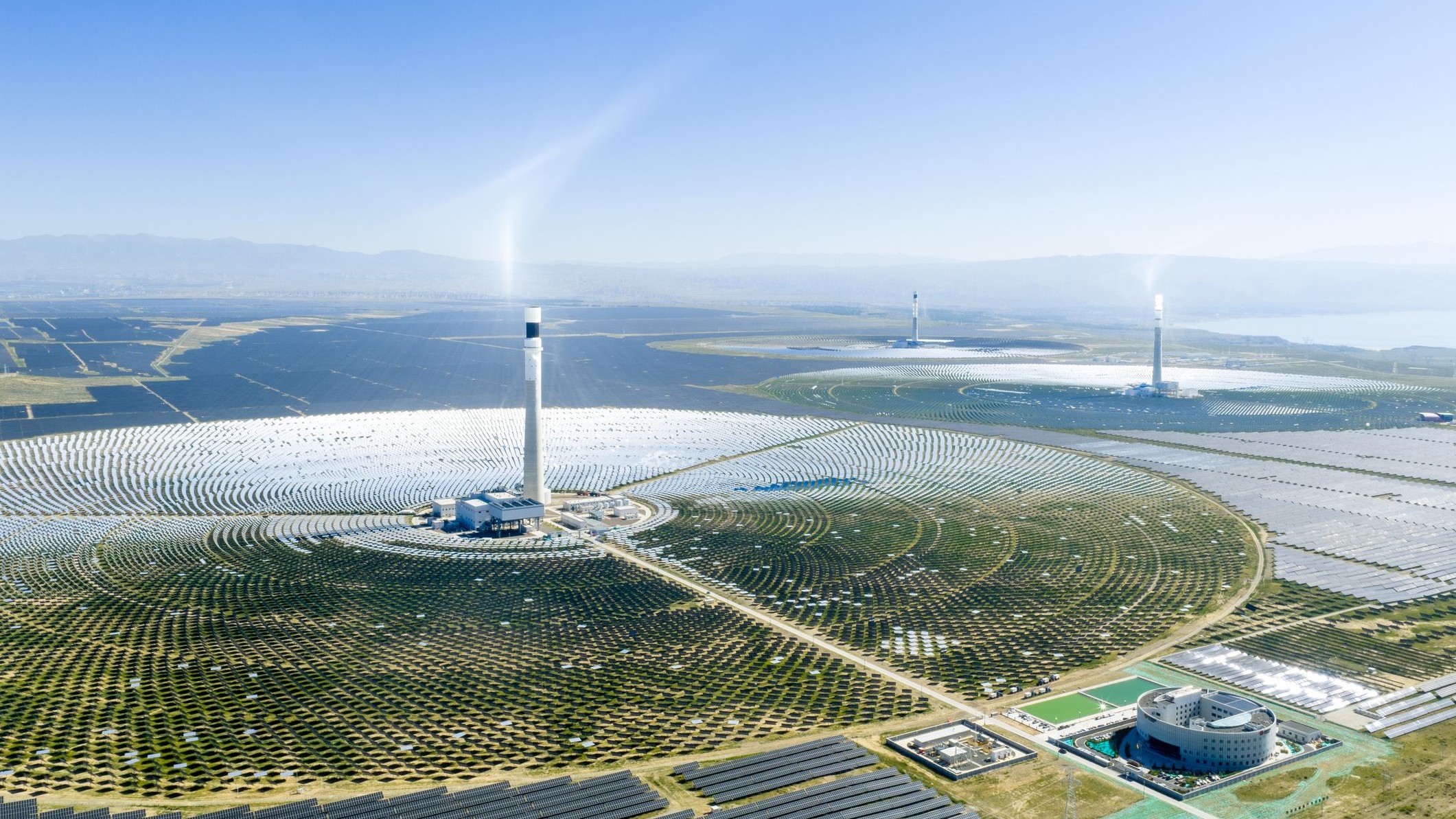 China connects 1 GW hybrid solar power plant to the grid