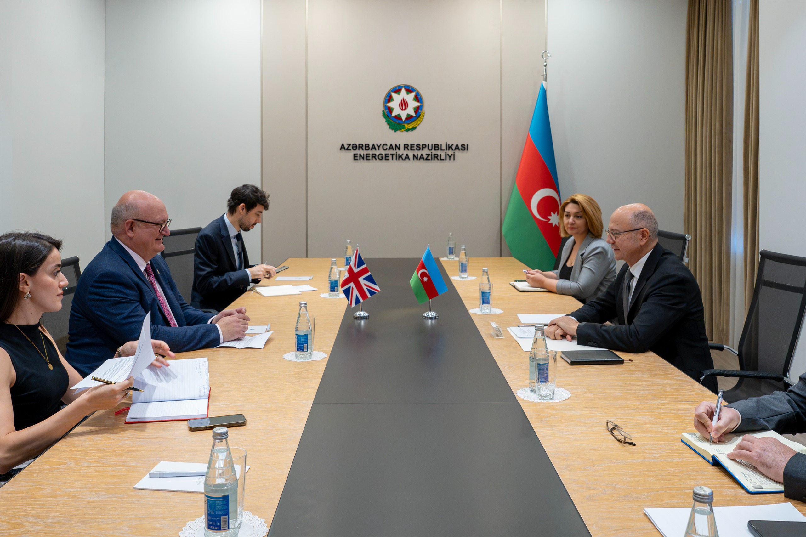 Azərbaycan Britaniya ilə yaşıl enerji dəhlizləri üzrə əməkdaşlığı müzakirə edib